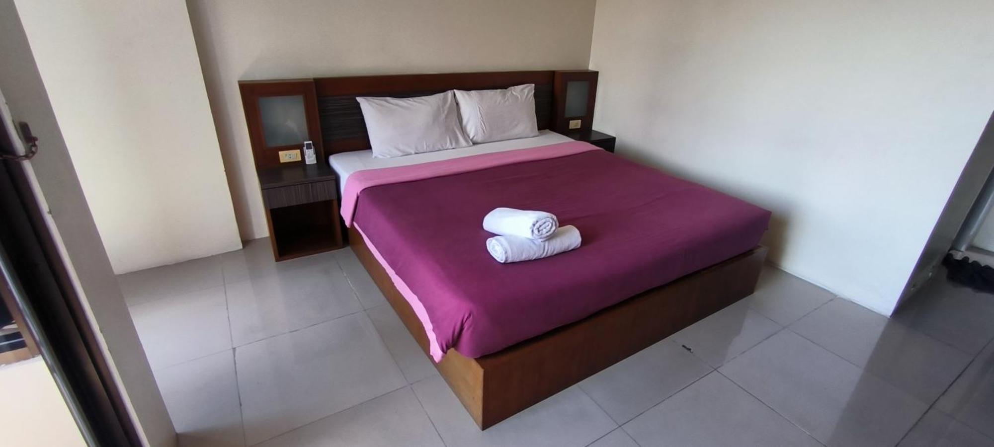 Kanpai Hotel Patong Extérieur photo