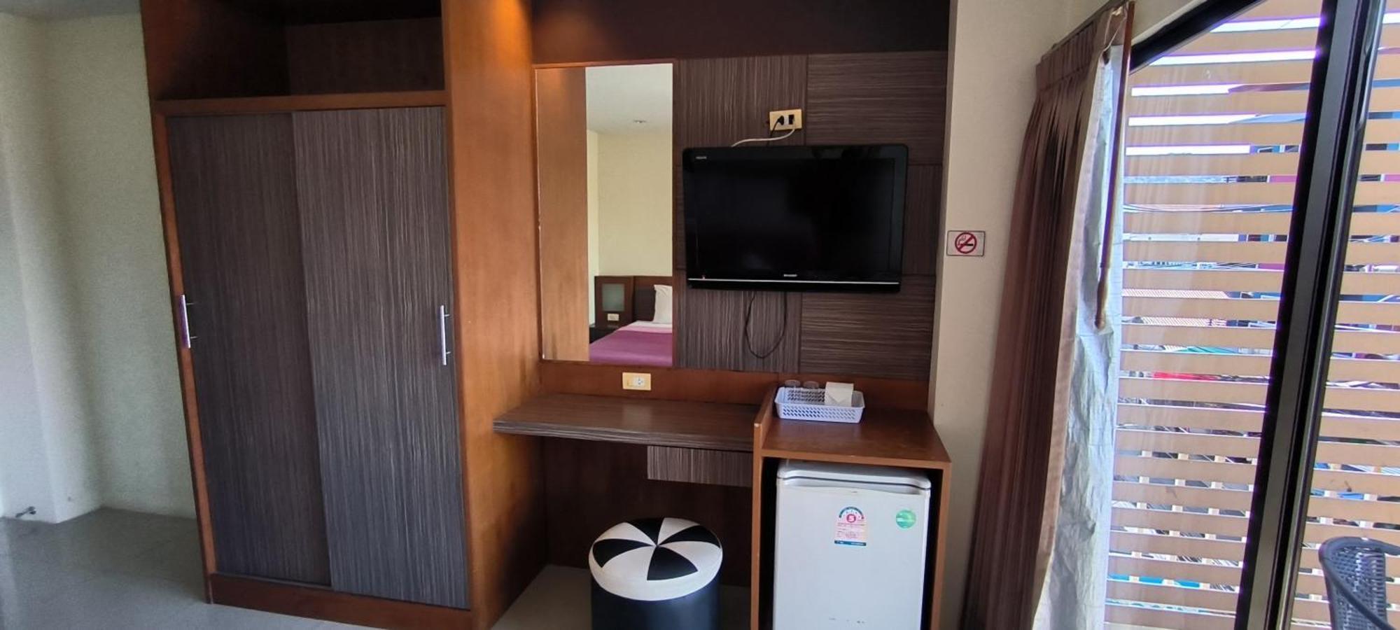 Kanpai Hotel Patong Extérieur photo