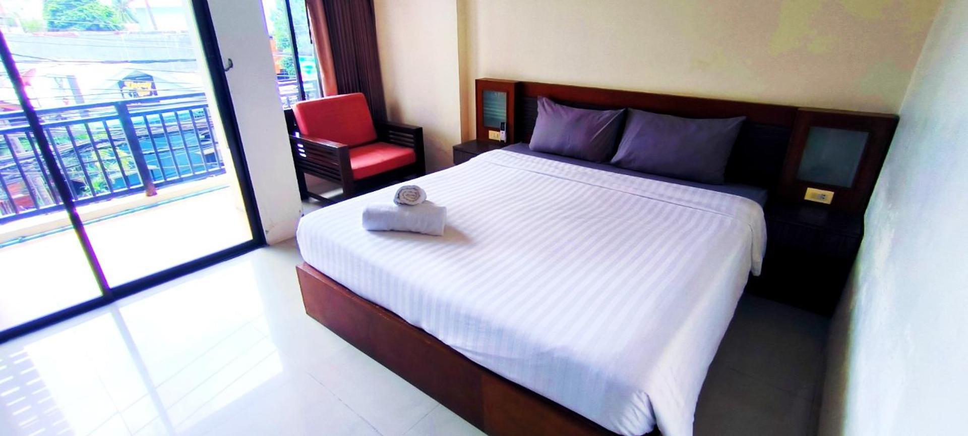 Kanpai Hotel Patong Extérieur photo