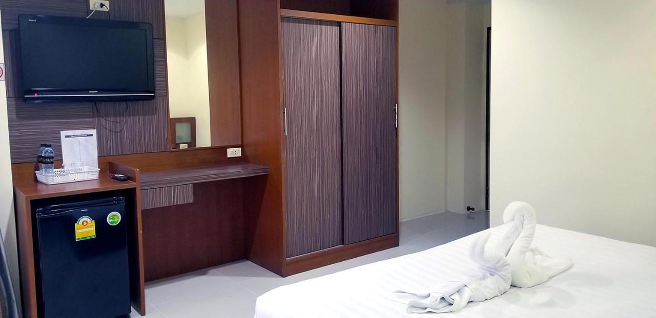 Kanpai Hotel Patong Extérieur photo